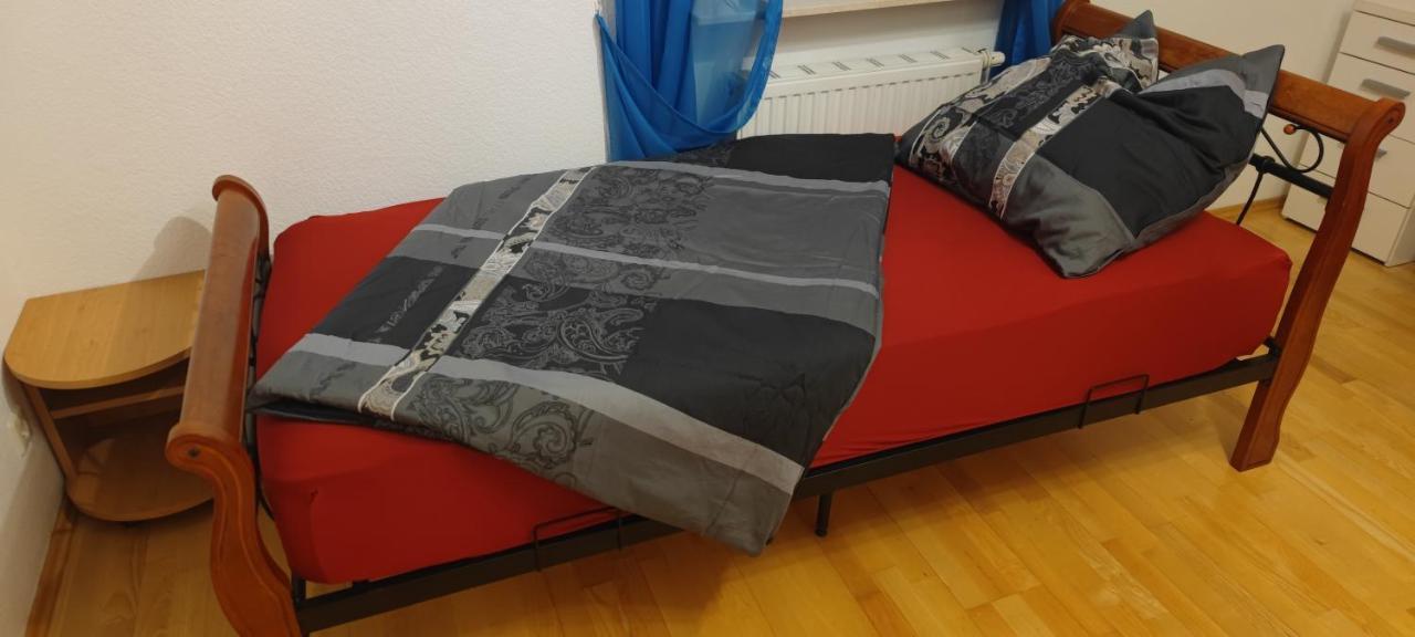 Einzimmerwohnung Mit Parkplatz Ohne Kueche Bischweier 外观 照片